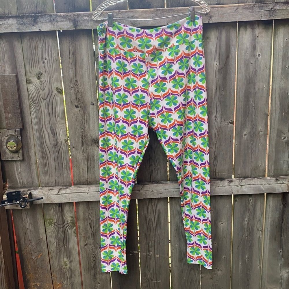 Lularoe leggings sz. Large tall and curvy